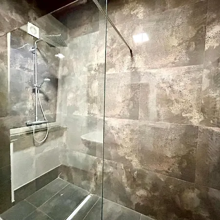 Honor-house * לינץ