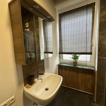 Honor-house لينتز